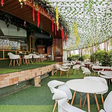 Oyo Salt House Hotel Mumbai  Buitenkant foto