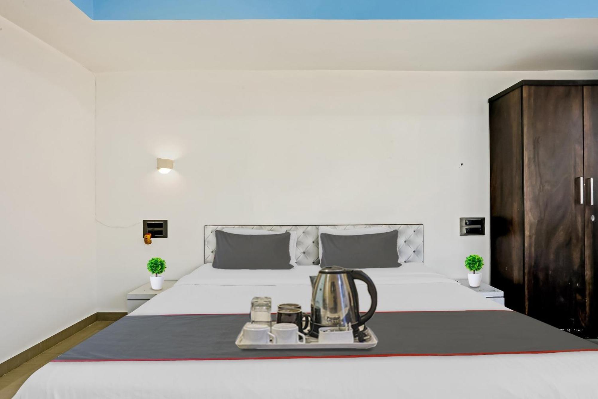 Oyo Salt House Hotel Mumbai  Buitenkant foto